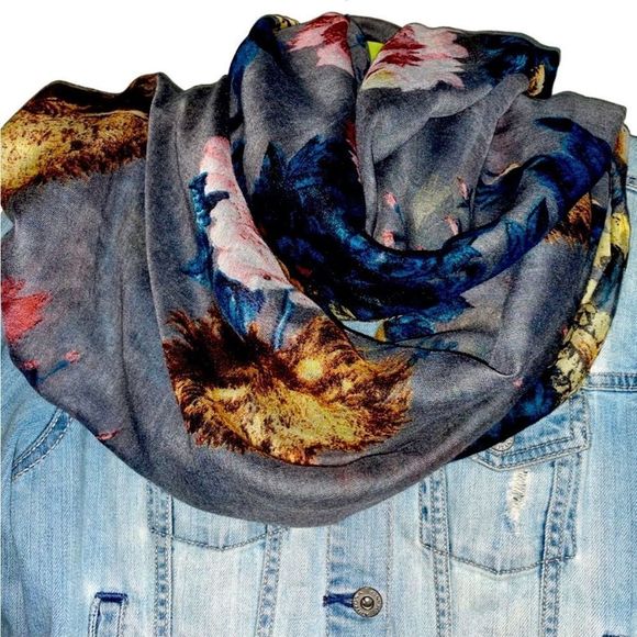 Caracol Flower Power oversized Scarf - Picture 3 of 9